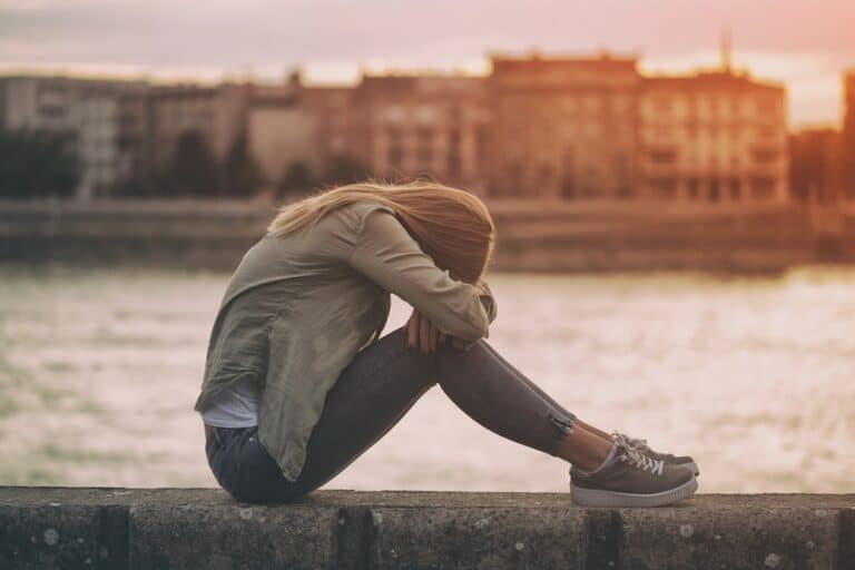 13 Signs You're Living In Survival Mode (And Don't Even Realise It)